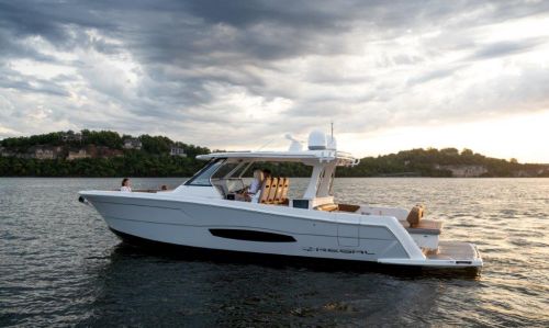 Regal 38 Surf