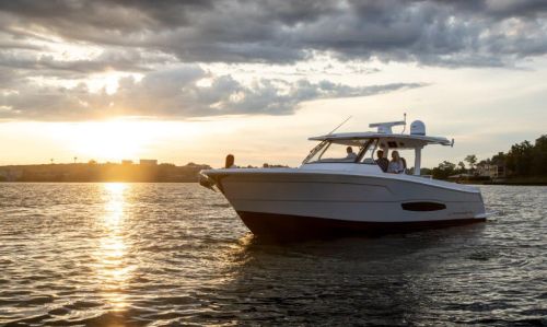 Regal 38 Surf